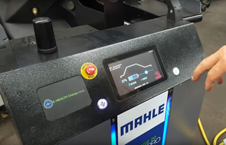 Car Battery Performance Test with MAHLE E-Health Charge